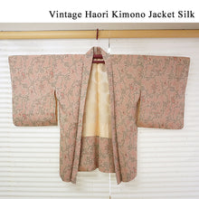 画像をギャラリービューアに読み込む, Vintage Haori Kimono Jacket Beige base, Bold Geometric Design