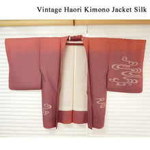 画像をギャラリービューアに読み込む, Vintage Haori Kimono Jacket Silk, Deep Red base, Wave Pattern