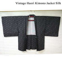 將圖片載入圖庫檢視器 Vintage Haori Kimono Jacket Silk, Black base, Hanakikkō (Flower Hexagon) Pattern