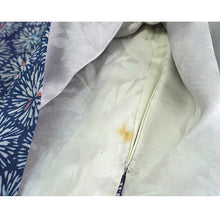 Load image into Gallery viewer, Vintage Haori Kimono Jacket Silk, Blue base, Chrysanthemum Motif