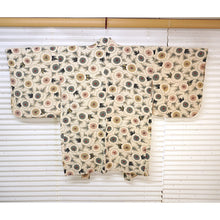 將圖片載入圖庫檢視器 Vintage Haori Kimono Jacket Silk, Ivory  base, Elegant Floral