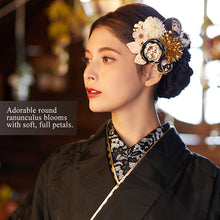 將圖片載入圖庫檢視器 Japanese Kanzashi Hair Accessory Set (12 pcs) – Soft Ranunculus Blossoms & Chirimen Fabric Ornaments for Kimono, Weddings & Celebrations