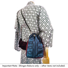 画像をギャラリービューアに読み込む, Shingen Bukuro Japanese-Style Drawstring Shoulder Pouch for Men – Samurai-Inspired, Cotton with Wa-tsunagi Pattern, Indigo-tinted blue base