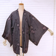画像をギャラリービューアに読み込む, Vintage Haori Kimono Jacket Silk, Deep purple base, “Kanoko” Dots, Ivy Vine Design