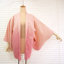 画像をギャラリービューアに読み込む, Vintage Haori Kimono Jacket Silk, Pink Gradient base, Flowing Water and Leaves