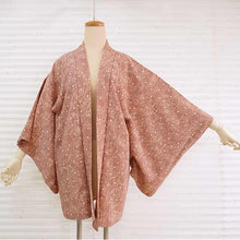 画像をギャラリービューアに読み込む, Vintage Haori Kimono Jacket Silk, Muted Pink, Maples, Classic Arabesque Pattern