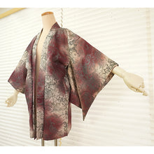 画像をギャラリービューアに読み込む, Vintage Haori Kimono Jacket Silk, Red-Purple base, Geometric Design