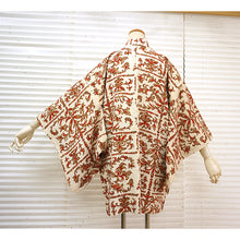 將圖片載入圖庫檢視器 Vintage Haori Kimono Jacket Silk, Ivory base, Botanical Design
