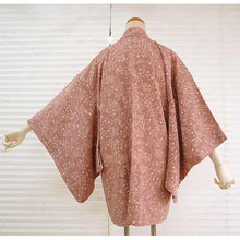 画像をギャラリービューアに読み込む, Vintage Haori Kimono Jacket Silk, Muted Pink, Maples, Classic Arabesque Pattern
