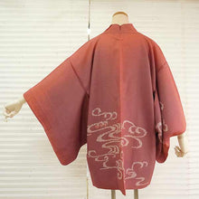 画像をギャラリービューアに読み込む, Vintage Haori Kimono Jacket Silk, Deep Red base, Wave Pattern