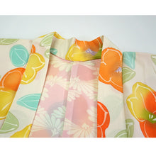 画像をギャラリービューアに読み込む, Vintage Haori Kimono Jacket Silk,Soft White base, Vibrant Camellia Flowers