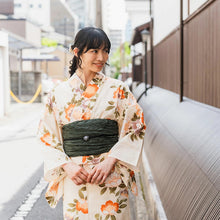 Load image into Gallery viewer, Women's Cotton Yukata, Casual Summer Kimono -Beige Base with Camellia Design