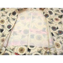 將圖片載入圖庫檢視器 Vintage Haori Kimono Jacket Silk, Ivory  base, Elegant Floral