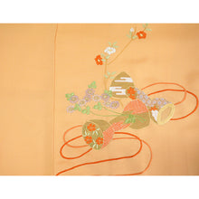 画像をギャラリービューアに読み込む, Vintage Haori Kimono Jacket Silk, Light Orange base, cherry blossoms,chrysanthemums, camellias, and maple leaves