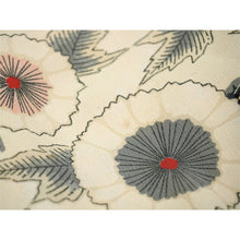 將圖片載入圖庫檢視器 Vintage Haori Kimono Jacket Silk, Ivory  base, Elegant Floral