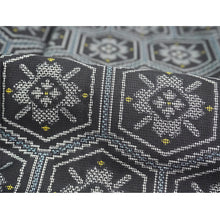 將圖片載入圖庫檢視器 Vintage Haori Kimono Jacket Silk, Black base, Hanakikkō (Flower Hexagon) Pattern