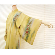 画像をギャラリービューアに読み込む, Vintage Japanese Kimono Women's Robe Silk, Bright Yellow ,Bokashi-Dye Kimono (Soft Gradient Effect)