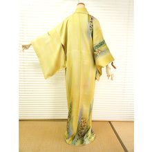 画像をギャラリービューアに読み込む, Vintage Japanese Kimono Women's Robe Silk, Bright Yellow ,Bokashi-Dye Kimono (Soft Gradient Effect)