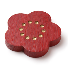 画像をギャラリービューアに読み込む, Japanese Bamboo Craft: Chopstick Rest ,Plum Blossom Red