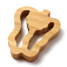 Load image into Gallery viewer, Japanese Bamboo Craft: Chopstick Rest, Vegetable, Green pepper