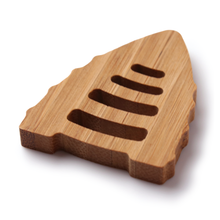 Load image into Gallery viewer, Japanese Bamboo Craft: Chopstick Rest, Vegetable, Bamboo shoot