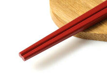 將圖片載入圖庫檢視器 Japanese Bamboo Craft: Chopsticks - Lacquer painted Square Red