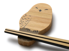 Load image into Gallery viewer, Japanese Bamboo Craft: Chopstick Rest, Snowy Owl