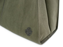 將圖片載入圖庫檢視器 Tote bag, olive green, one point embroidery, camellia of post office, Misuzu song
