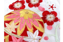 將圖片載入圖庫檢視器 White Color Embroidery 3D Face Mask With Mask Charm - 7 Design Choices