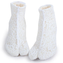 Load image into Gallery viewer, Women's Fleece Lace Tabi Socks Stretch with 4 Kohaze Clasps for Japanese Traditional Kimono :21.5 - 27.0cm