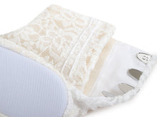 Load image into Gallery viewer, Women's Fleece Lace Tabi Socks Stretch with 4 Kohaze Clasps for Japanese Traditional Kimono :21.5 - 27.0cm