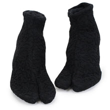 Load image into Gallery viewer, Women's Fleece Lace Tabi Socks Stretch with 4 Kohaze Clasps for Japanese Traditional Kimono :21.5 - 27.0cm