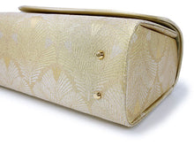將圖片載入圖庫檢視器 Zori sandles and bag set, Women, Light beige, gold  flower-shaped family crest
