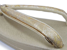 將圖片載入圖庫檢視器 Zori sandles and bag set, Women, Light beige, gold  flower-shaped family crest