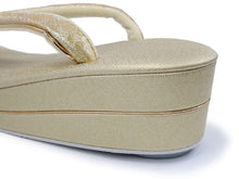 將圖片載入圖庫檢視器 Zori sandles and bag set, Women, Light beige, gold  flower-shaped family crest