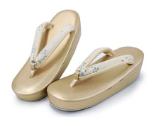 將圖片載入圖庫檢視器 Zori sandles and bag set, Women, White, Gold, flower pattern