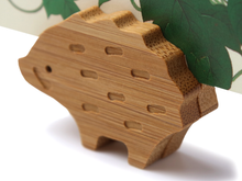 画像をギャラリービューアに読み込む, Japanese Bamboo Craft: Animal Magnet Boar