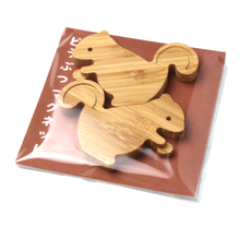 画像をギャラリービューアに読み込む, Japanese Bamboo Craft: Animal Magnet Squirrel