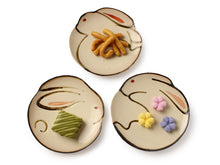 Load image into Gallery viewer, Tiny plate series "Rabbit" - Snow