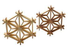 Load image into Gallery viewer, KUMIKO Asanoha Mark Coaster Ornament Set