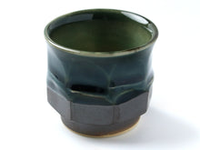 將圖片載入圖庫檢視器 Kyoto Kiyomizu Ware Sake Cup - Blue Green Brown