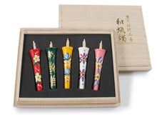 將圖片載入圖庫檢視器 Elegant Hand-Painted Japanese Candles(Floral Design)– Japanese Art , Set of 5 in a Paulownia Wood Box