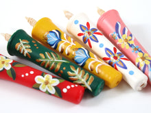 將圖片載入圖庫檢視器 Elegant Hand-Painted Japanese Candles(Floral Design)– Japanese Art , Set of 5 in a Paulownia Wood Box