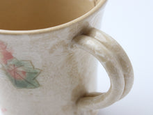 將圖片載入圖庫檢視器 Kyoto Kiyomizu Ware - Mug Ivory Sakura & Autumn Leaves