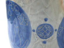 Load image into Gallery viewer, Kiyomizu Yaki Pottery Mug - Cat Design Blue