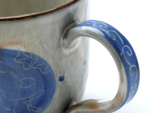 Load image into Gallery viewer, Kiyomizu Yaki Pottery Mug - Cat Design Blue