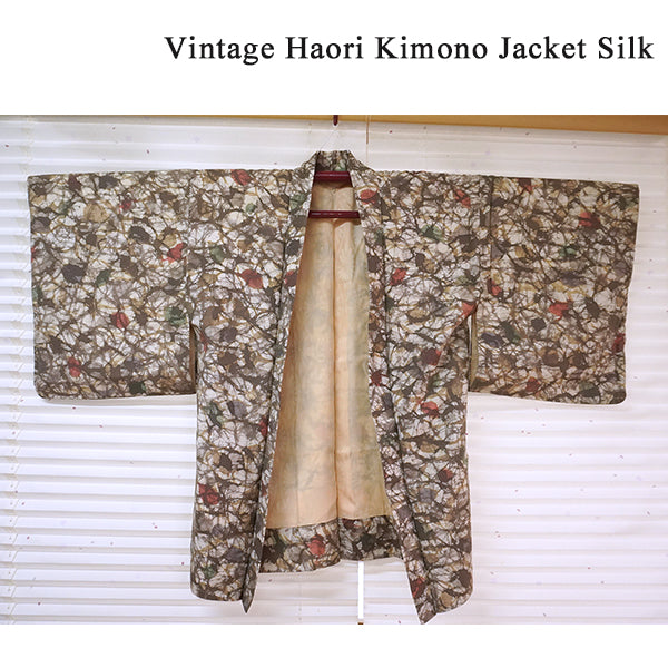 Vintage Haori Kimono Jacket Silk, ivory base, Geometric Patterns ...