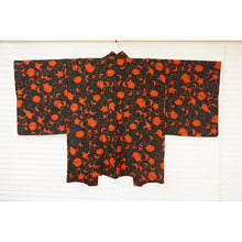 將圖片載入圖庫檢視器 Vintage Haori Kimono Jacket Silk, Elegant Black base, Timeless Vines
