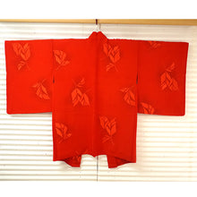 將圖片載入圖庫檢視器 Vintage Haori Kimono Jacket Silk, Bright Red base, Leaf Motif
