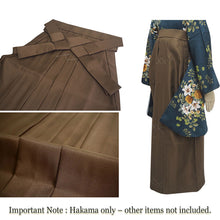 將圖片載入圖庫檢視器 Women’s Hakama – Traditional Japanese Pleated Skirt for Graduation, Kimono, Furisode, and Formal Occasions
